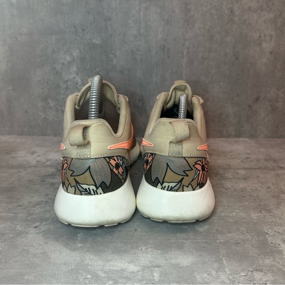 Nike Roshe Run Running Shoes 749986-281 Womens sz 7 - floral - Picture 6 of 6